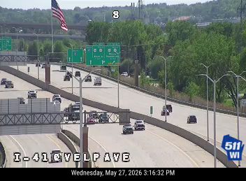 Multiple vehicles involved in a crash on I-41 near Velp Ave.